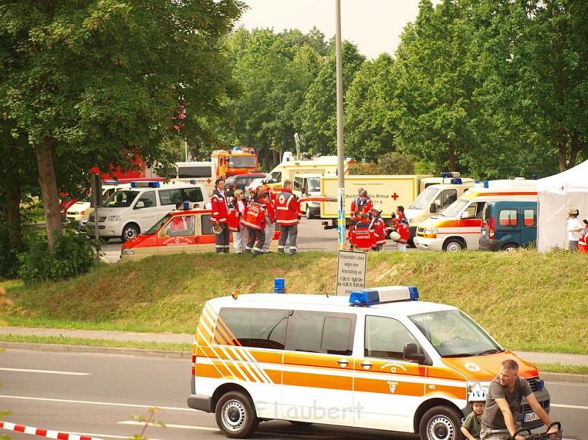 Schwerer Unfall mit Reisebus Lohmar Donrather Dreieck P167.JPG